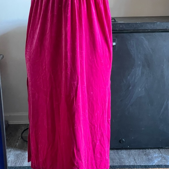 Beautiful Velour Midi Dress - Picture 5 of 15